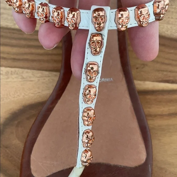 7.5.   RARE  Jeffrey Campbell  White and Tan Leather Sandals - Picture 7 of 7